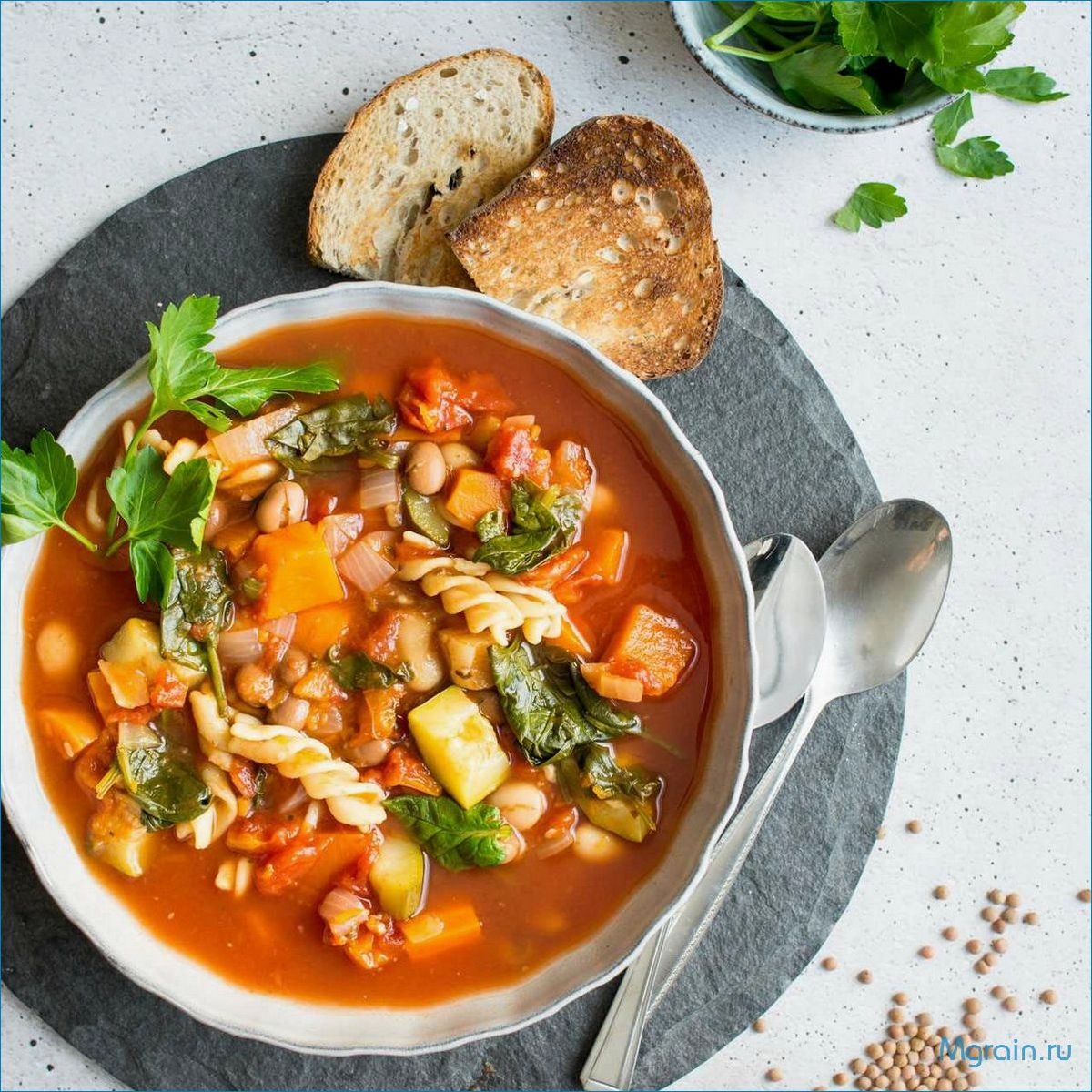 (минестроне, вкусный, питательный, итальянский) Минестроне — вкусный и питательный итальянский суп