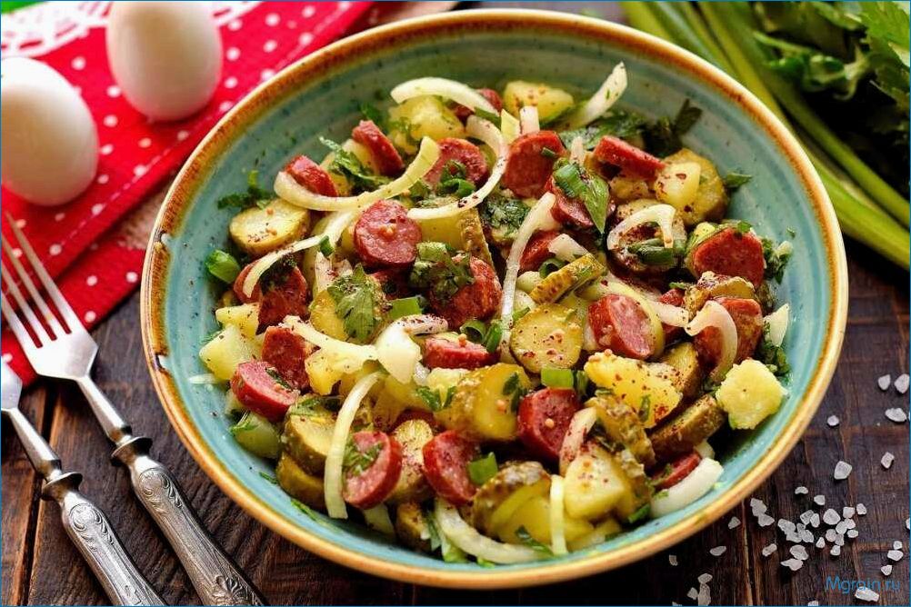 Сочный и аппетитный салат с картофелем 