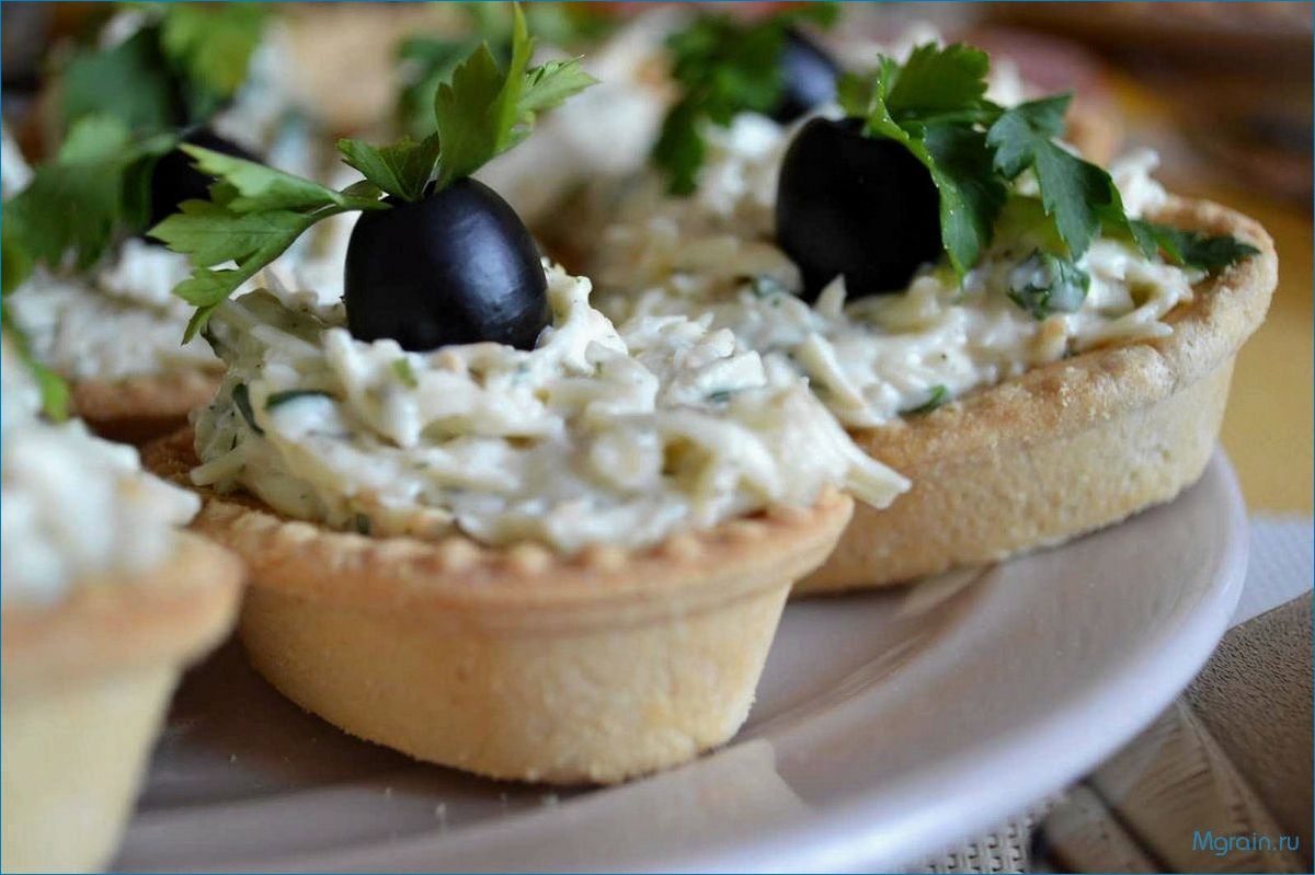 Необыкновенно вкусный салат — закуска из  сыра, чеснока и майонезной заправки 